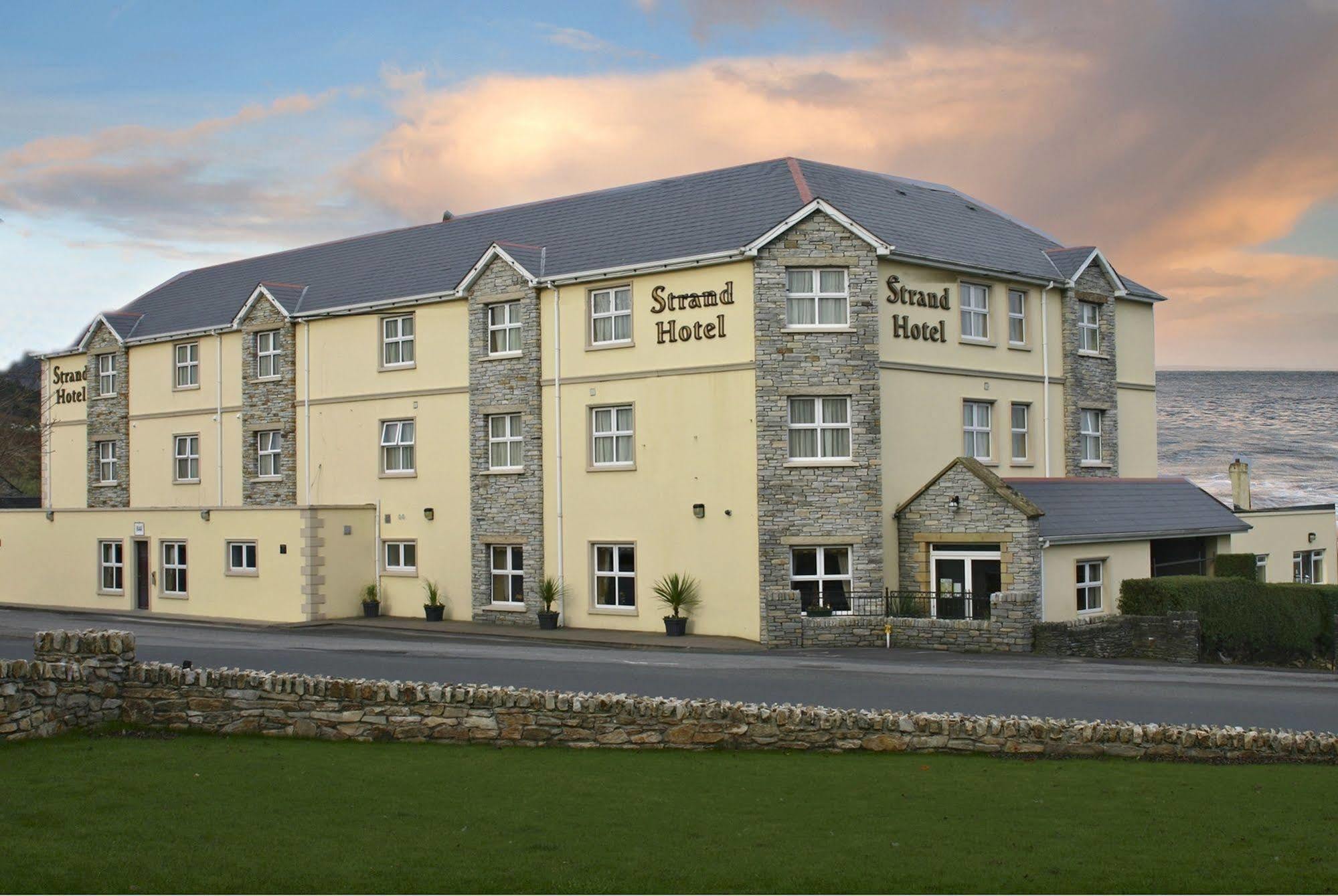 The Strand Hotel 巴利利芬 外观 照片